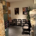 叙々苑 - 待合室。