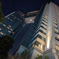眺遊楼 - 遠くからでも目立つ外観の東京ベイコート俱楽部