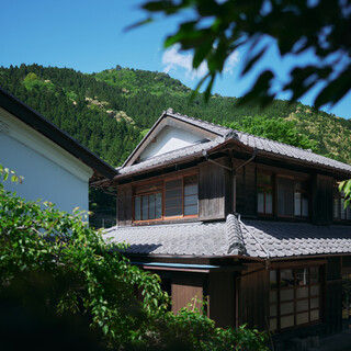 四季の移ろいを肌で感じる、緑豊かな里山の町
