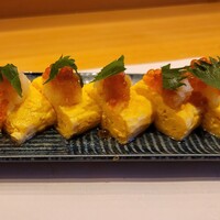 出汁巻き玉子　〜こぼれイクラ乗せ〜