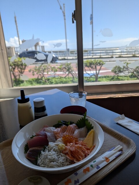 WATATSUMI - Enoshima/Kaisen-don (Seafood bowl) | Tabelog