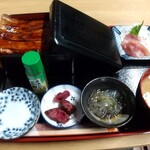 寅丸市場 - たちうお蒲焼重セット 1500円