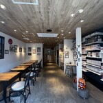 ふるいちトキワ荘通り店 蔵 - 落ち着きのある店内では飲食ご注文で店内書籍2時間読み放題。