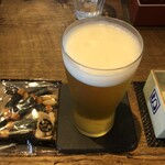 麹町いづみや しろ - あがりビール ・亀田 海苔ピーパック