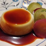 VANKA - 山梨藤稔とシャインマスカットのコンポートとアーモンドのブランマンジェ