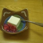 日本料理　呉濤 - デザートはヨーグルト豆腐キウイソース