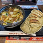 五味八珍 - ランチタイム限定メニュー・五目らーめんと餃子のセット(サービスの小ライスは辞退)　¥979