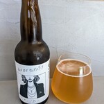 隣席 in 大山真珠店 - 飲みやすいアメリカンエール、真珠パウダーが入ってます