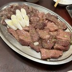 東京園 - 牛タン、塩ハラミ