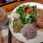 ディーアイワイ サラダ & デリカテッセン - 