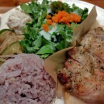 ディーアイワイ サラダ & デリカテッセン - 