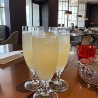 グリロジー バー＆グリル - 