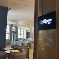 グリロジー バー＆グリル - 