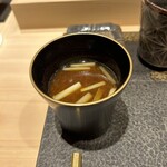 あま木 - 赤出汁、黄韮入り