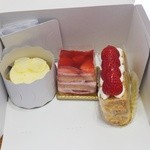 今回テイクアウトしたケーキ３種