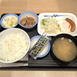 松屋 - 料理写真:ソーセージエッグ定食（490円）