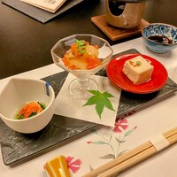 割烹　菱屋 - おもてなしコース 12,100円
                前菜 海宝盛り、焼丹那豆腐、蓮草浸し桜海老