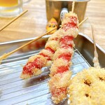 串カツ　ほおかむり - 赤ウィンナー
衣のつけ方がいいね♬