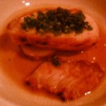 アロマフレスカ - スジアラの炭火焼き石川芋添え、パッシートソース