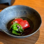 Txispa - シンプルなんですけど、とっても美味しいトマト！
      なにせ、鰯のお出汁が掛かっていて、まるで「お浸し」です。