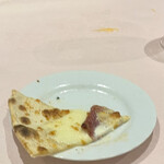 イタリア料理　トラットリア　レガーロ - サラミのせピッツァD.O.C