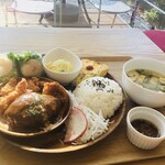 ごはんcafeぷくぷく - 料理写真:大人よくばりランチ(メイン2種) ¥1400