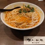 東北人家 - 羊骨スープと羊肉の担々麺