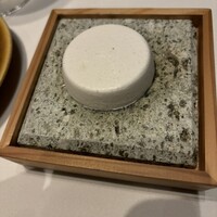 ワインラウンジ＆レストラン セパージュ 名古屋店 - 超クリーミーで、スプレッドするのが楽しい自家製バター
