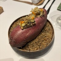 ワインラウンジ＆レストラン セパージュ 名古屋店 - サツマイモは、皿です（笑）。たべられません。のっけから楽しい。