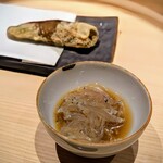 温石 - 甘長唐辛子のオカキ揚げ　生シラスの漬けと共に