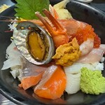 天然海水いけす海陽亭 - 特選海鮮丼¥2,860