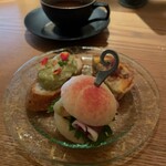 TEA AND BAR - 
