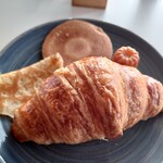 Radisson Blu Hotel, Bordeaux - クロワッサン　パンケーキ　カヌレ