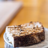 La Stalla - 2024.9 グリルパンでリベイクした自家製パン