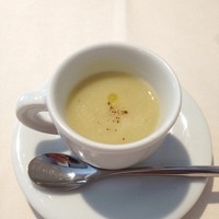 カンブーザ - ジャガイモと春キャベツのスープ