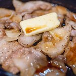 豚小家 - 2024.9 黒豚カルビのガーリックバター焼き（858円）