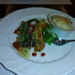 志喜亭 - 炭焼き鰹のサラダ仕立て　海鮮グラタン