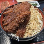 明治亭 - ソースかつ丼のアップ