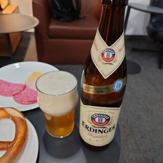 Lufthansa Business & Senator Lounge_1