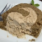 ミカドコーヒー - モカロールの断面アップ