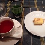 アイリッシュパブ・ザ・ハカタハープ - 紅茶とプティングケーキ