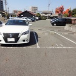 旬彩 天ぷら 心来(しんら） - お店から西へ数十メートル の処にある2台分の駐車場。比較的に停めやすいです。