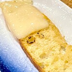 渡辺料理店 - チーズを乗せて焼いたクッペは次のブイヤベース用なんですがワインのアテにパリパリ食べちゃったｗ