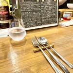 渡辺料理店 - 黒板メニューは毎日変わります　最近は手元にメニューボードとしても置いてくれるようになりました