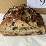 人舟 - すだち酵母フルーツ 500円／小麦、ライ麦、すだち酵母、いちじく、カレンズ、レーズン、すだちピール、蜂蜜、塩