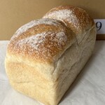 人舟 - 食パン 580円／小麦、酵母、菜種油、きび糖、蜂蜜、塩