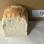 人舟 - 梨酵母食パン 360円／小麦、酵母、はちみつ、バター、塩