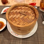上海湯包小館 - 蒸籠が運ばれてきた。