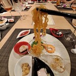 上海湯包小館 - こんなに食感を活かす為の細いクラゲは初めてだった。
