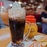 コメダ珈琲店 - ドリンク写真:ジェリコ元祖(610円)オレンジジュース(580円)